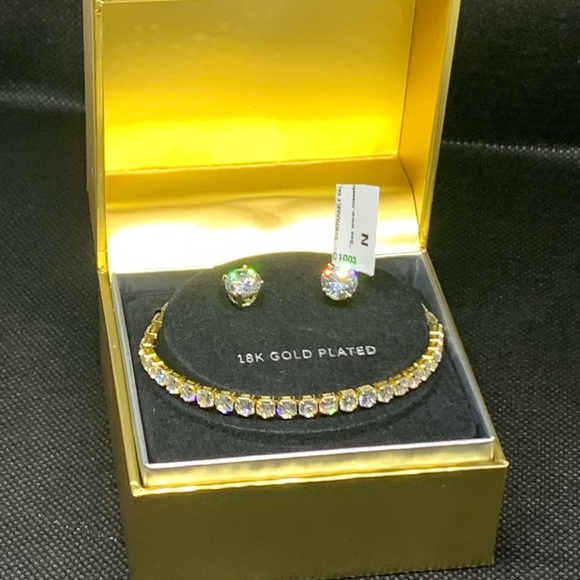 18k Gold Plated Bracelet and Stud Earrings… - Picture 8 of 8